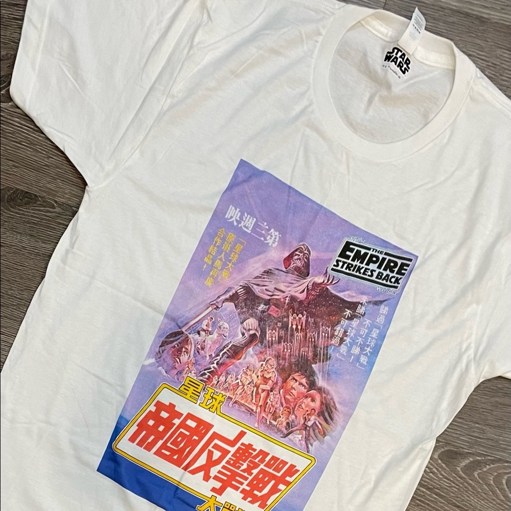 NWOT Star Wars Mens Large Vintage Movie Poster T-shirt with Chinese characters